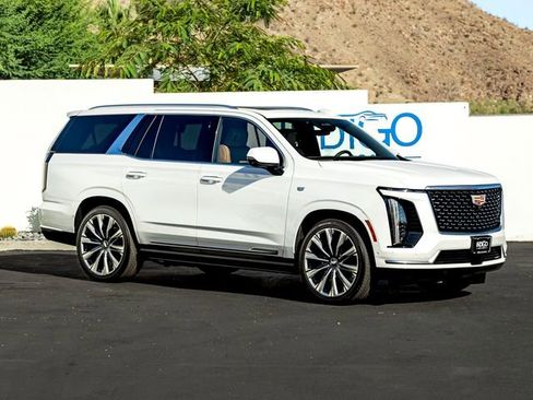 Used 2025 Cadillac Escalade Premium Luxury w/ Touring Package AWD/4WD image 4