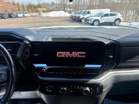 Certified 2022 GMC Sierra 1500 Elevation w/ LPO, Elevation Black Package AWD/4WD image 15