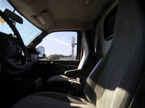 Used 2018 Chevrolet Express 2500 image 12