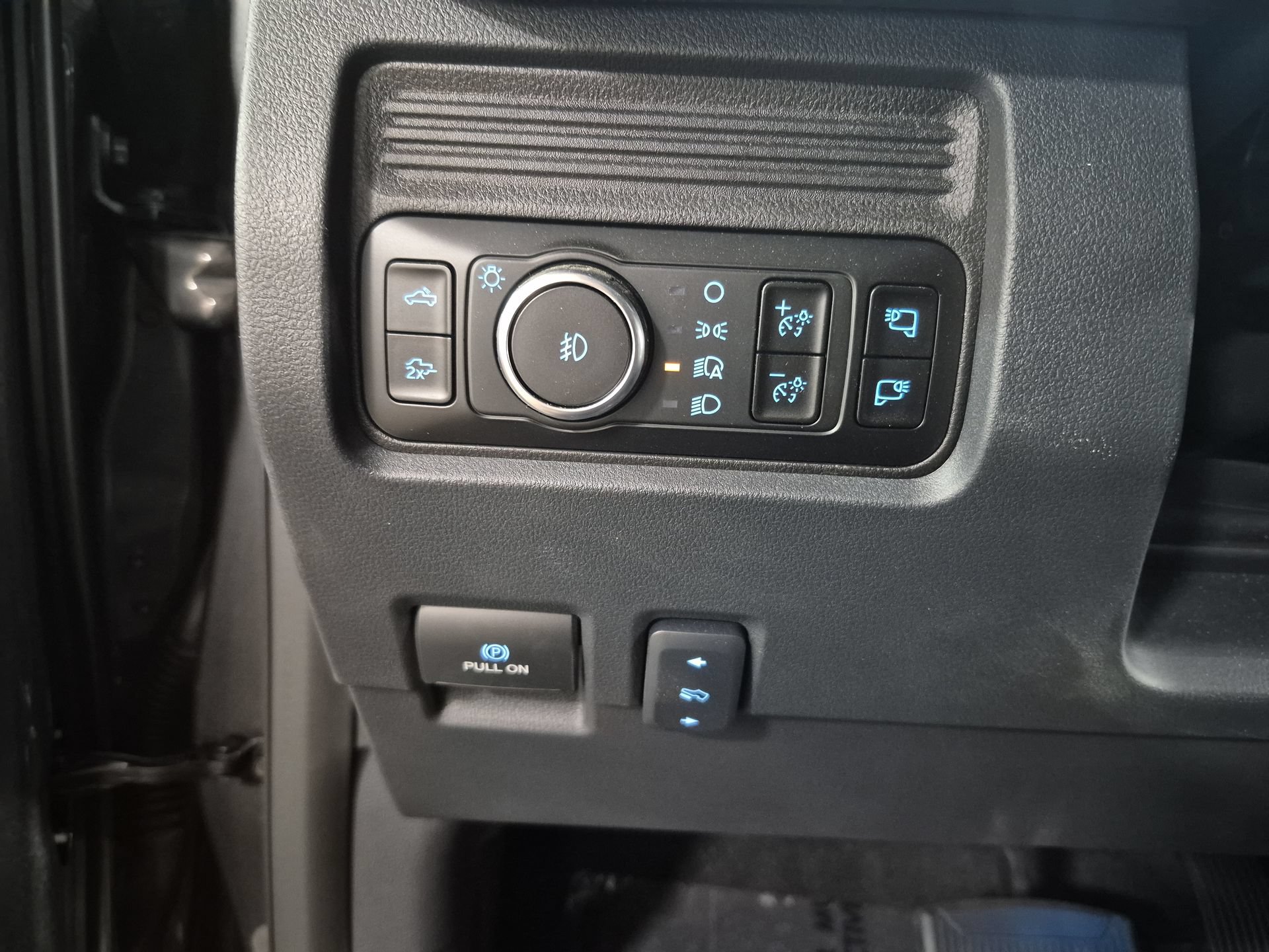 Used 2026 Ford F250 Lariat AWD/4WD image 18