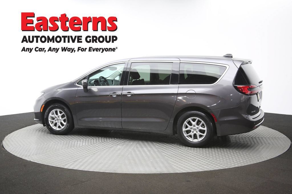 Used 2023 Chrysler Pacifica Touring-L FWD image 65