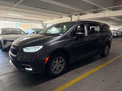 Used 2023 Chrysler Pacifica Touring-L