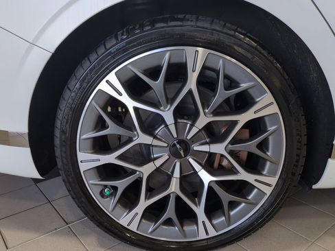 Used 2023 Genesis G90 3.5T image 21