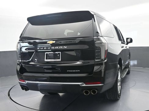 Used 2026 Chevrolet Suburban Premier AWD/4WD image 5