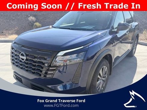 Used 2025 Nissan Pathfinder SV AWD/4WD image 1