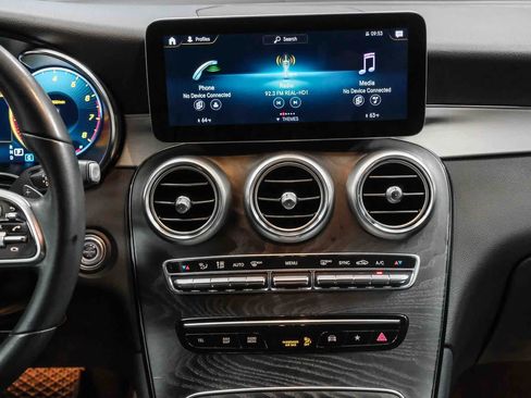 Certified 2022 Mercedes-Benz GLC 300 image 16
