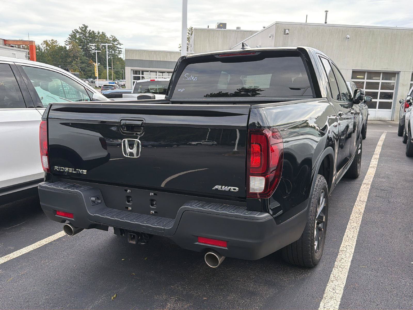 Used 2023 Honda Ridgeline Sport image 2
