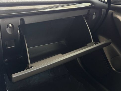Used 2016 MAZDA MAZDA3 i Sport w/ Preferred Equipment Package FWD image 30