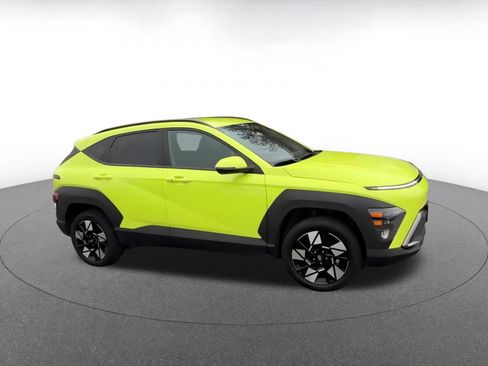 Used 2025 Hyundai Kona SEL image 3