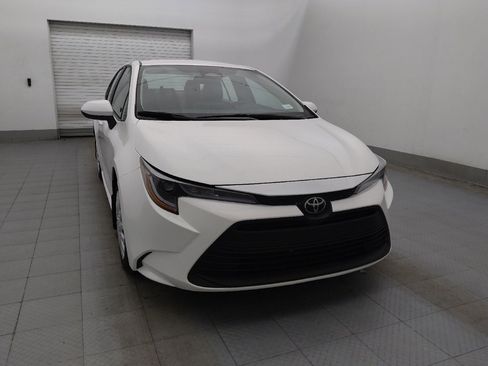 Used 2025 Toyota Corolla LE image 14