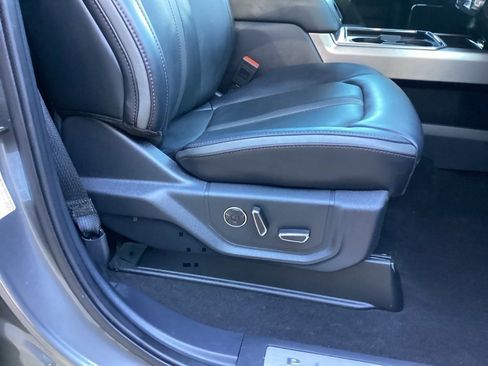 Used 2022 Ford F250 Platinum w/ FX4 Off-Road Package image 28