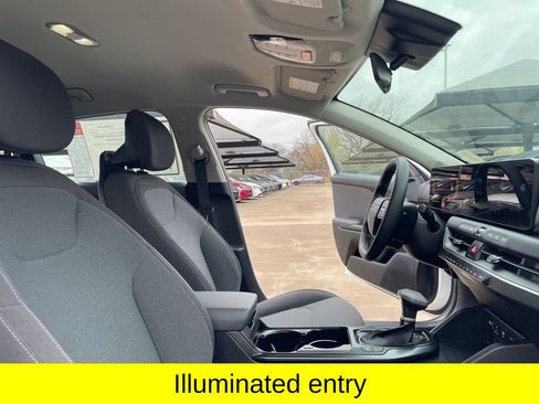 Used 2025 Kia K4 FWD image 49