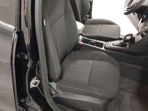 Used 2018 Ford Focus SE FWD image 28
