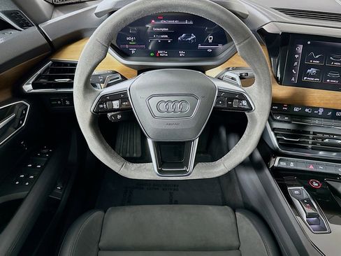 Used 2022 Audi e-tron GT Premium Plus image 5