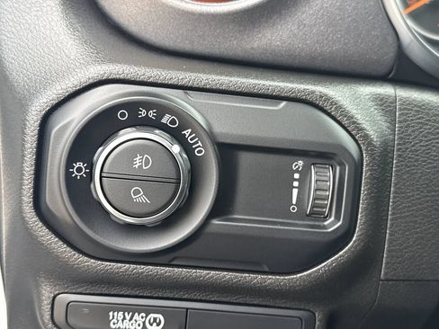 Used 2023 Jeep Gladiator Mojave w/ LED Lighting Group AWD/4WD image 37