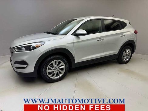 Used 2018 Hyundai Tucson SE image 1