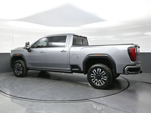 Used 2024 GMC Sierra 2500 Denali Ultimate w/ Max Trailering Package AWD/4WD image 4
