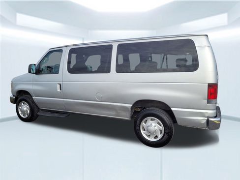 Used 2012 Ford E-350 and Econoline 350 XLT image 2