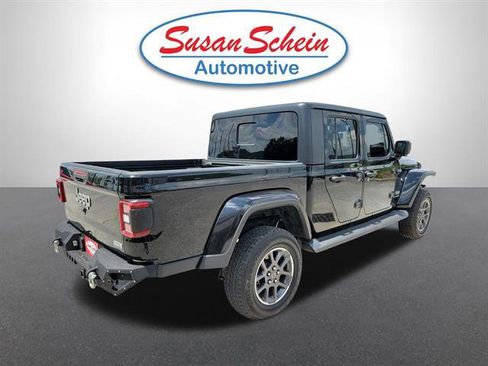 Used 2020 Jeep Gladiator Overland AWD/4WD image 23