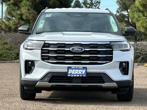 New 2026 Ford Explorer Active w/ Active Comfort Package image 2