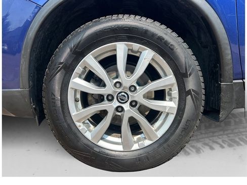 Used 2018 Nissan Rogue SV w/ Premium Package AWD/4WD image 18