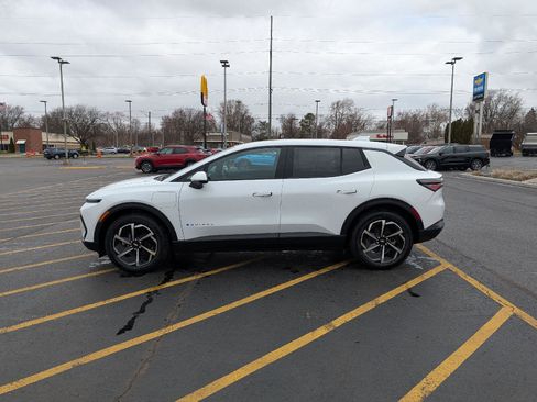 New 2026 Chevrolet Equinox EV LT w/ Comfort Package image 2