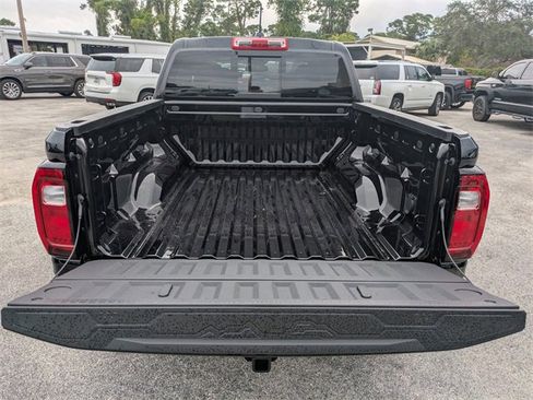 New 2026 GMC Canyon Elevation w/ Convenience Package image 12