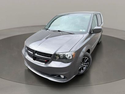 Used 2017 Dodge Grand Caravan SXT w/ Driver Convenience Group