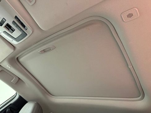 Certified 2025 Toyota Sienna XLE w/ XLE Plus Package AWD/4WD image 19