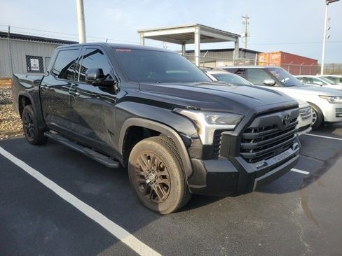 Used 2025 Toyota Tundra Limited image 1