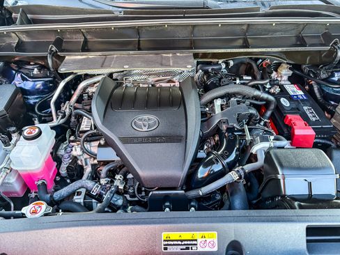 Used 2023 Toyota Highlander Platinum image 14