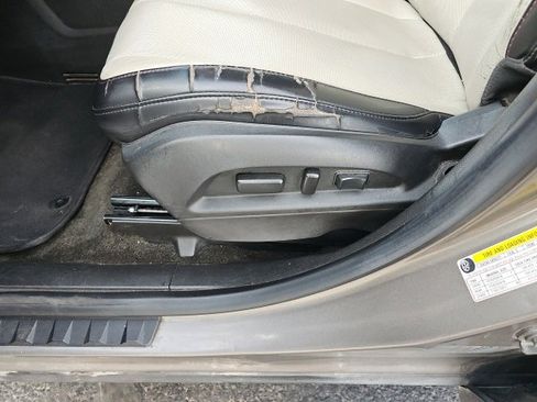 Used 2011 GMC Terrain SLT image 24