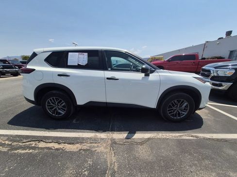 Used 2024 Nissan Rogue S FWD image 7