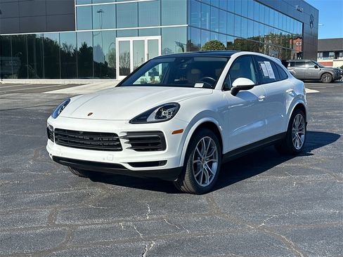 Used 2021 Porsche Cayenne Coupe image 3