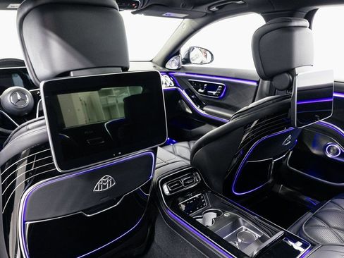 Used 2023 Mercedes-Benz Maybach S 680 4MATIC w/ Manufaktur Leather Package image 31