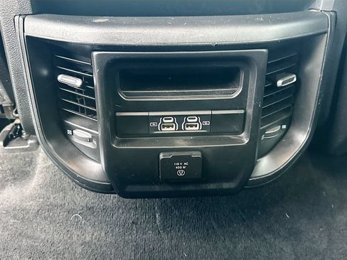 Used 2022 RAM 1500 Laramie AWD/4WD image 26
