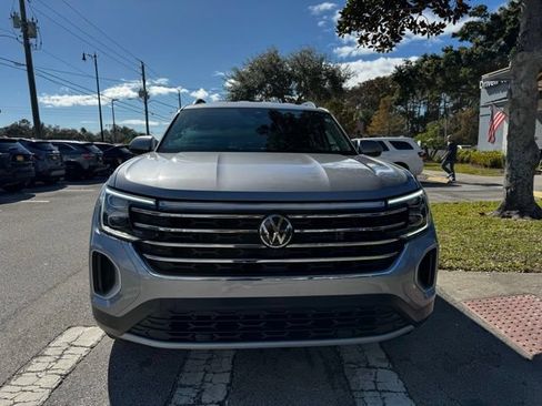 Used 2024 Volkswagen Atlas SE FWD image 3