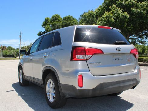 Used 2015 Kia Sorento LX FWD image 6