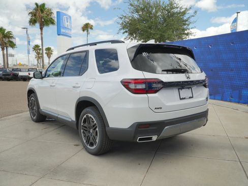 New 2026 Honda Pilot image 9