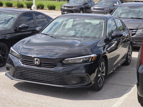 Used 2022 Honda Civic EX image 4