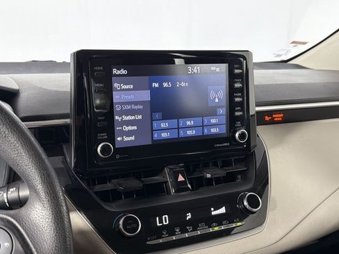 Used 2022 Toyota Corolla LE FWD image 17