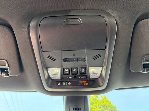 Used 2022 Buick Enclave Avenir w/ Avenir Technology Package AWD/4WD image 34
