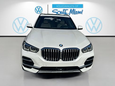 Used 2022 BMW X5 xDrive40i w/ Executive Package AWD/4WD image 2