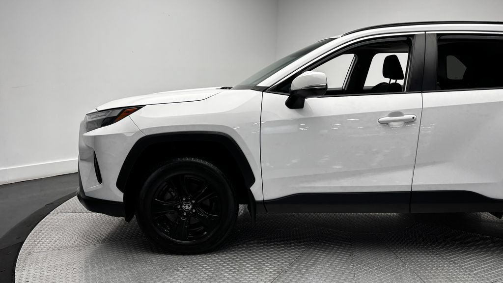 Used 2023 Toyota RAV4 XLE w/ Convenience Package AWD/4WD image 5