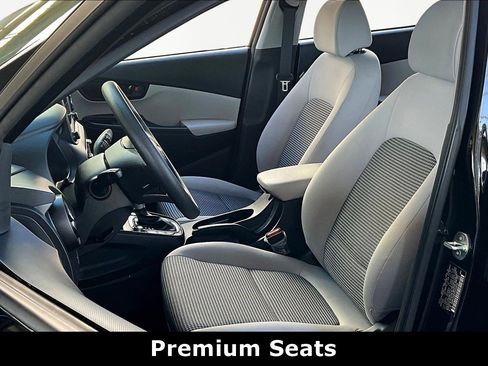 Used 2023 Hyundai Kona SE image 19