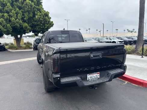 Used 2017 Toyota Tacoma TRD Sport RWD image 18