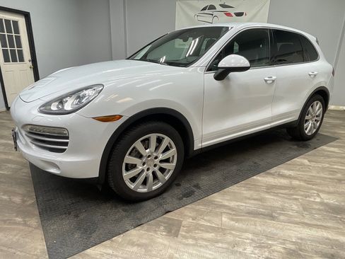 Used 2014 Porsche Cayenne AWD/4WD image 6