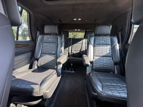 Used 2022 Cadillac Escalade Sport Platinum w/ LPO, ONYX Package AWD/4WD image 27