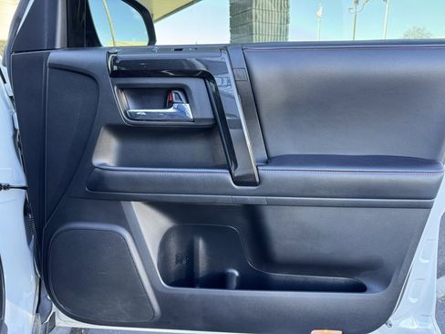 Used 2021 Toyota 4Runner Venture image 16