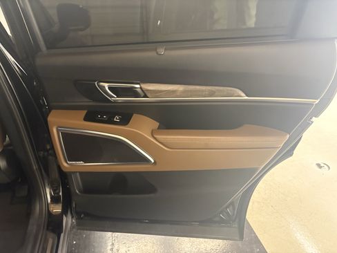 Used 2020 Kia Telluride SX w/ SX Prestige Package image 24
